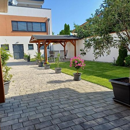 Penthouse Griemann 2 Fuer Max 4 Personen Mit Eigener Grosser Dachterrasse Zum Relaxen! Illmic Kültér fotó