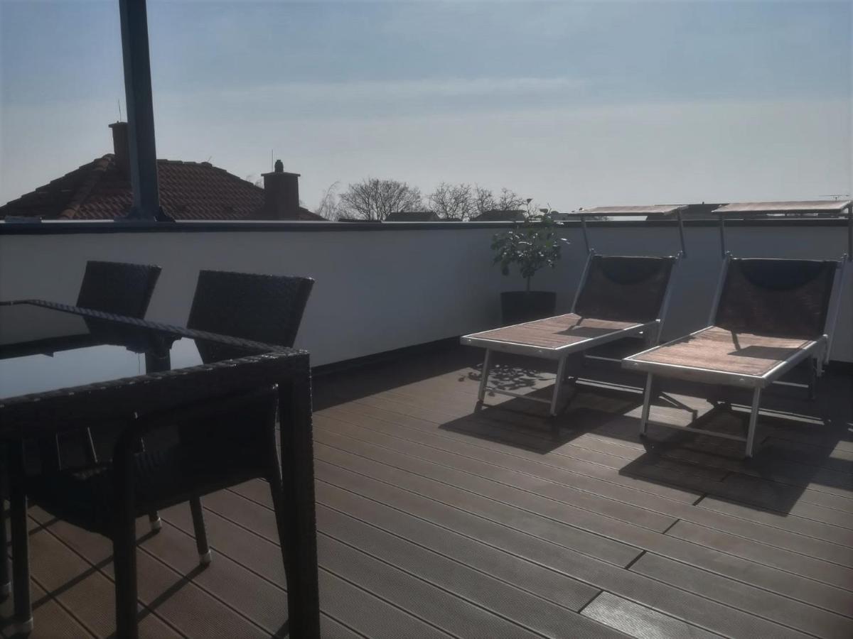 Penthouse Griemann 2 Fuer Max 4 Personen Mit Eigener Grosser Dachterrasse Zum Relaxen! Illmic Kültér fotó
